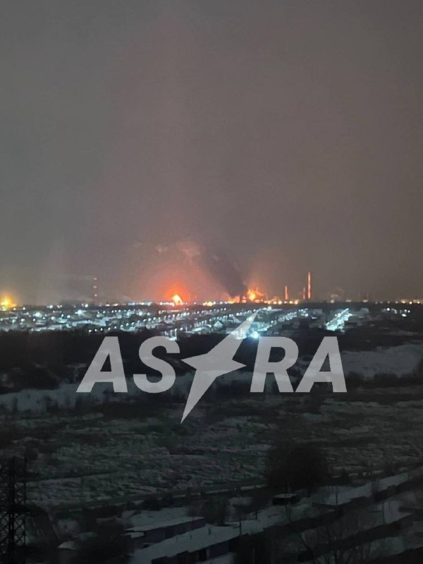 Incendio en refinería de petróleo en Syzran por ataque con drones