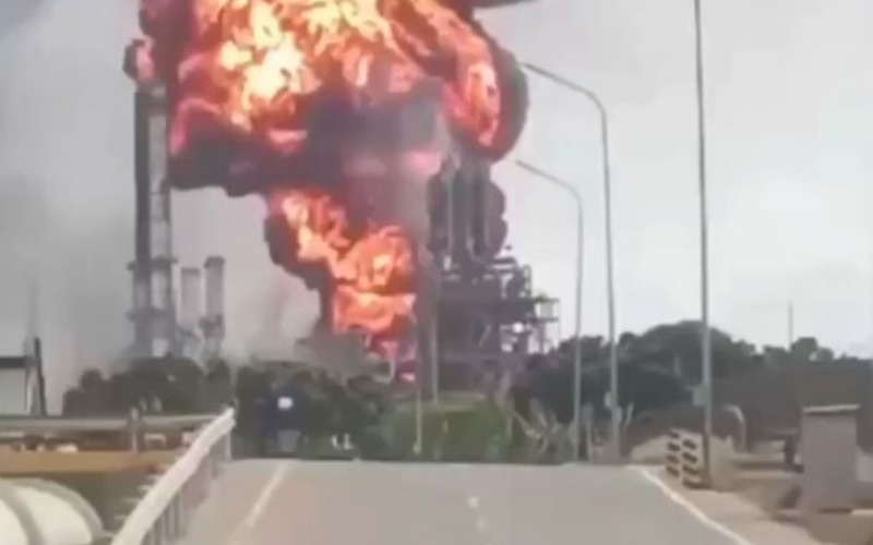 Fire reported at the José Antonio Anzoátegui Petrochemical Complex.