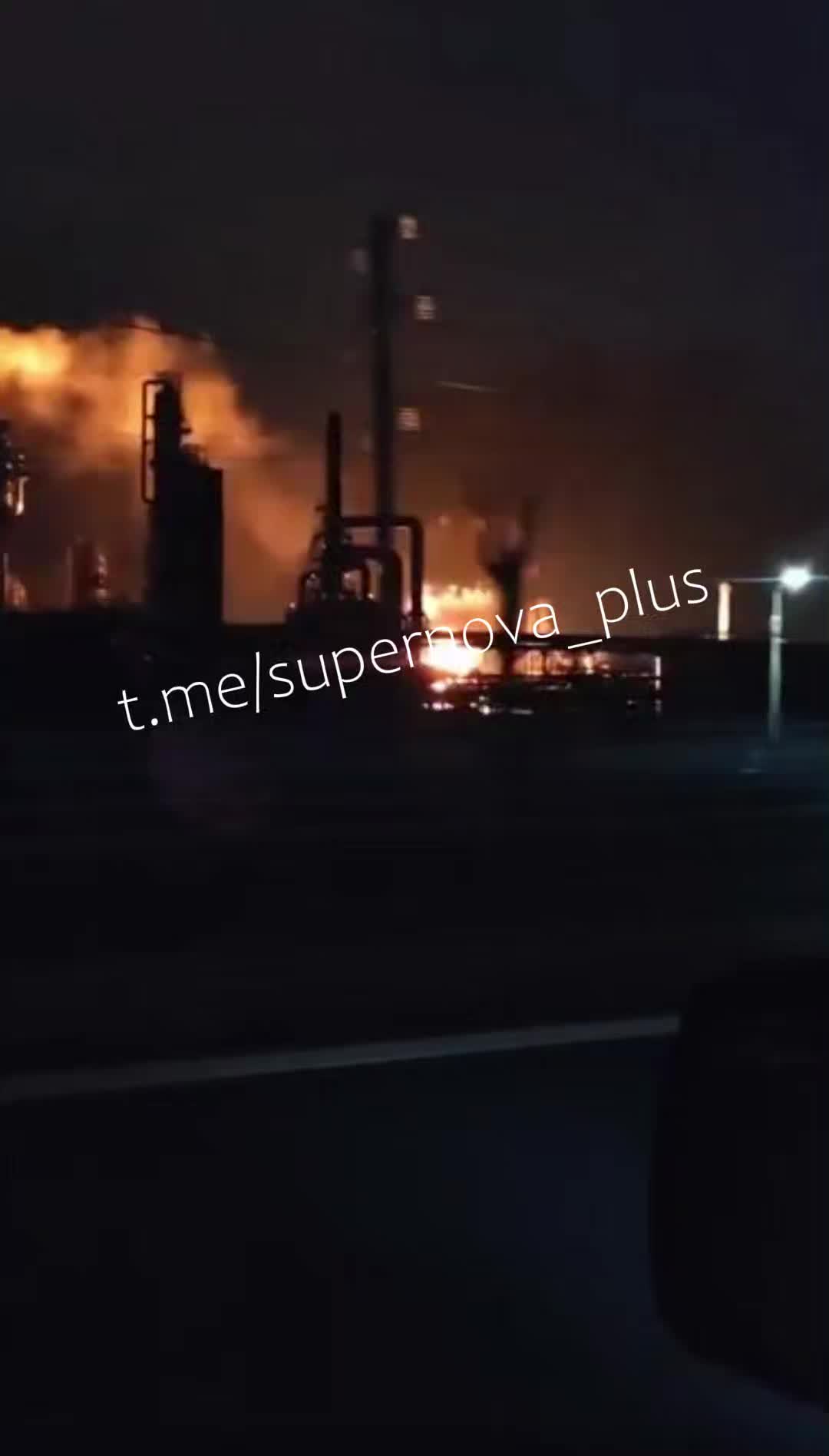Se registraron explosiones en la refinería de petróleo de Yaroslavl.