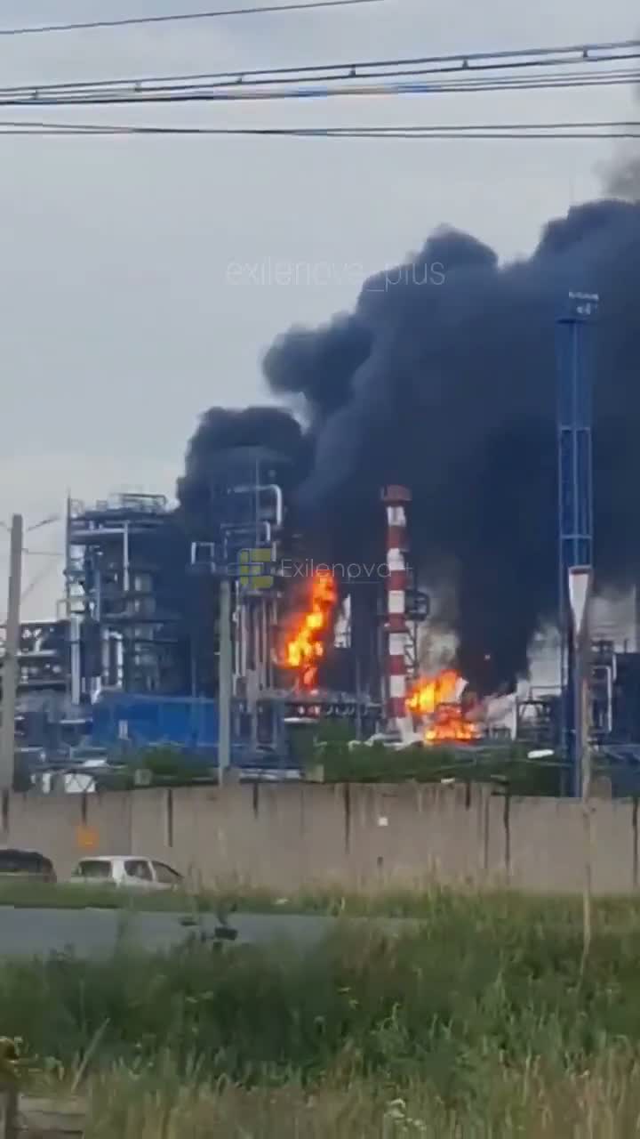 Video of fire at the Omsk oil refinery